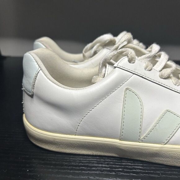 Veja Esplar Women’s Size 10 White Leather Sneakers Shoes - Picture 2 of 15